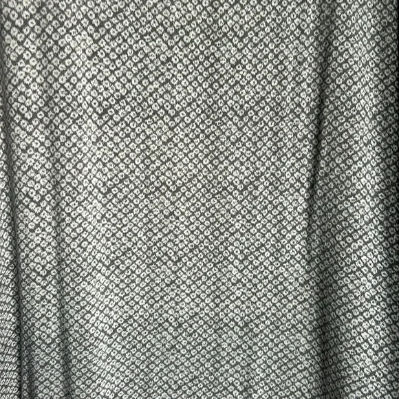 Elegant Gray Maxi Skirt with Side Slit - Picture 2 of 4